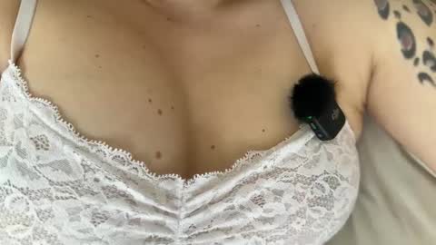 Sandra Schonherz online show from 02.22.25