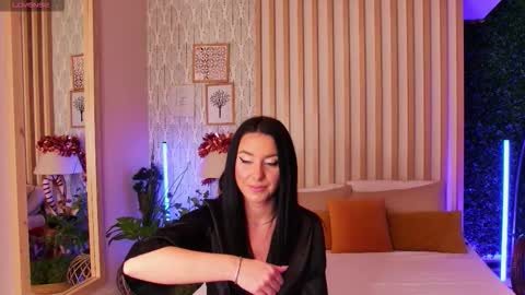 Sandra online show from 12.20.25