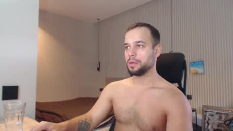 Snapshot of sandro_best chatting on 02.05.25 DeAlex online show from 02.05.25