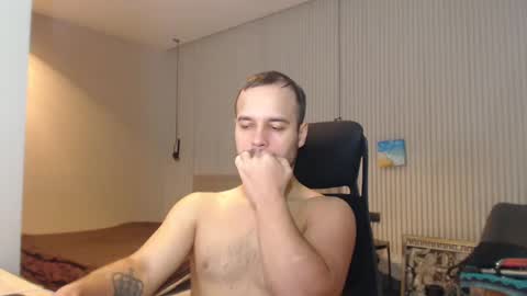 Snapshot of sandro_best chatting on 02.05.25 DeAlex online show from 02.05.25