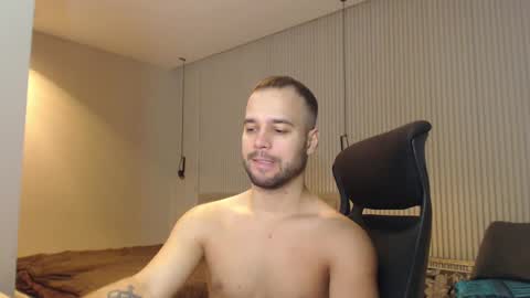 Snapshot of sandro_best chatting on 02.11.25 DeAlex online show from 02.11.25