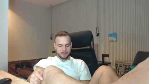 Snapshot of sandro_best chatting on 02.13.25 DeAlex online show from 02.13.25