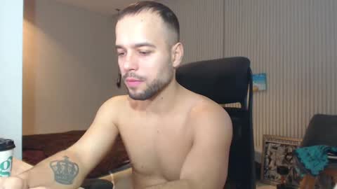 Snapshot of sandro_best chatting on 02.14.25 DeAlex online show from 02.14.25