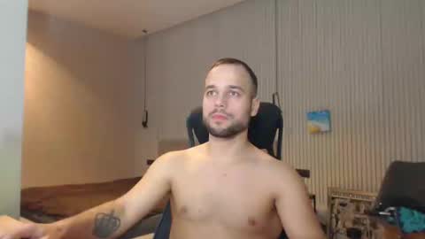 Snapshot of sandro_best chatting on 02.16.25 DeAlex online show from 02.16.25