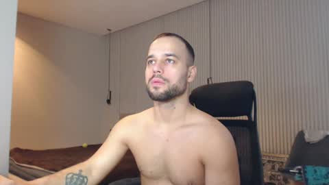 Snapshot of sandro_best chatting on 02.19.25 DeAlex online show from 02.19.25