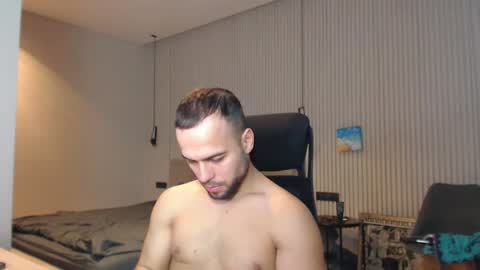 Snapshot of sandro_best chatting on 02.20.25 DeAlex online show from 02.20.25