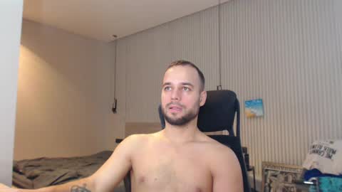 Snapshot of sandro_best chatting on 02.22.25 DeAlex online show from 02.22.25