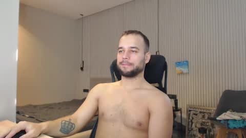 Snapshot of sandro_best chatting on 02.25.25 DeAlex online show from 02.25.25