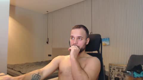 Snapshot of sandro_best chatting on 02.27.25 DeAlex online show from 02.27.25