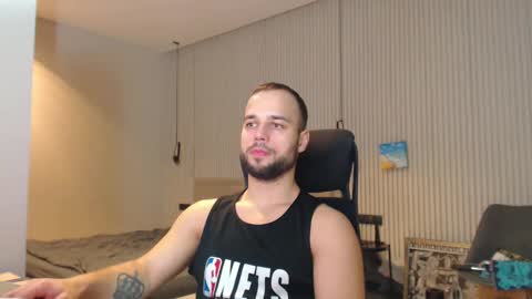 Snapshot of sandro_best chatting on 02.27.25 DeAlex online show from 02.27.25