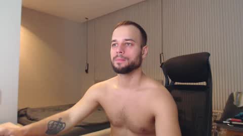 Snapshot of sandro_best chatting on 03.04.25 DeAlex online show from 03.04.25