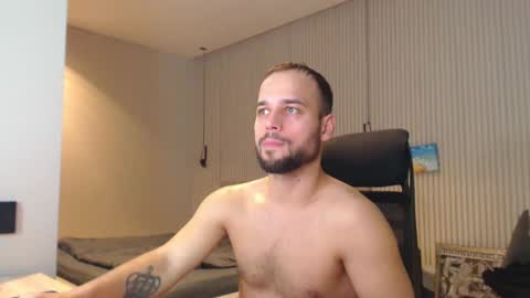 Snapshot of sandro_best chatting on 03.05.25 DeAlex online show from 03.05.25