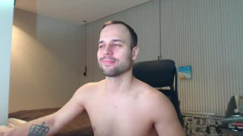 Snapshot of sandro_best chatting on 03.08.25 DeAlex online show from 03.08.25