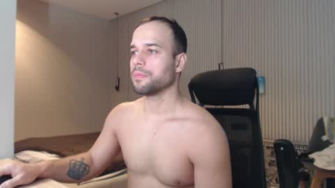 Snapshot of sandro_best chatting on 03.10.25 DeAlex online show from 03.10.25