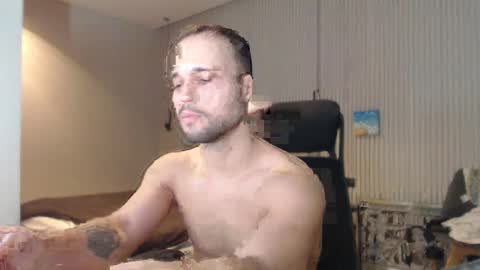 Snapshot of sandro_best chatting on 03.10.25 DeAlex online show from 03.10.25