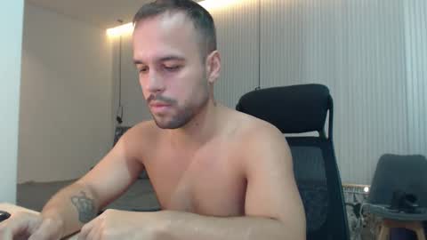 Snapshot of sandro_best chatting on 09.11.25 DeAlex online show from 09.11.25