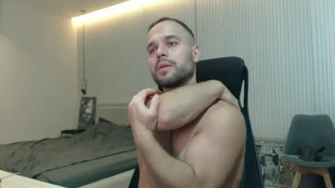 Snapshot of sandro_best chatting on 09.21.25 DeAlex online show from 09.21.25