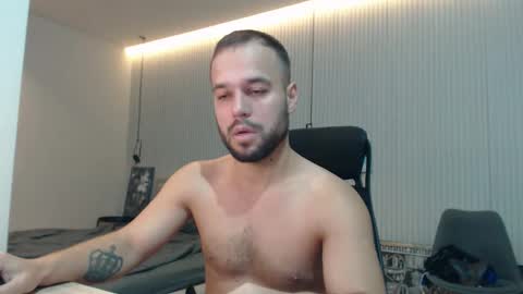 Snapshot of sandro_best chatting on 09.30.25 DeAlex online show from 09.30.25