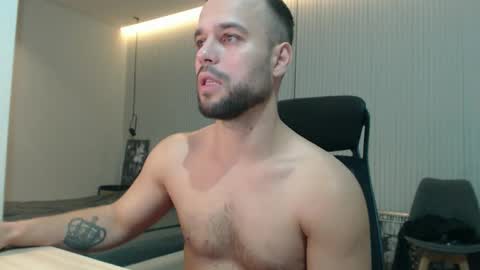 Snapshot of sandro_best chatting on 10.04.25 DeAlex online show from 10.04.25