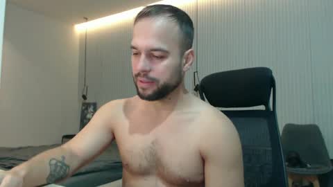 Snapshot of sandro_best chatting on 10.06.25 DeAlex online show from 10.06.25