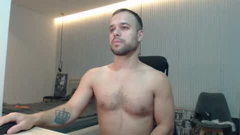 Snapshot of sandro_best chatting on 10.09.25 DeAlex online show from 10.09.25