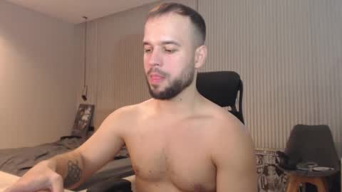 Snapshot of sandro_best chatting on 10.26.25 DeAlex online show from 10.26.25