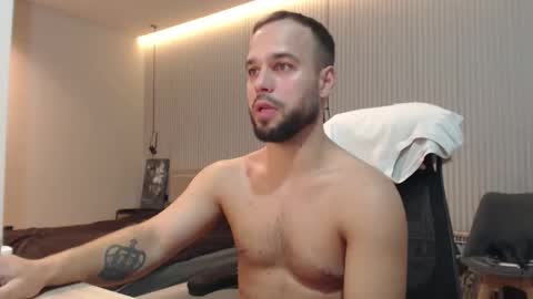 Snapshot of sandro_best chatting on 10.31.25 DeAlex online show from 10.31.25