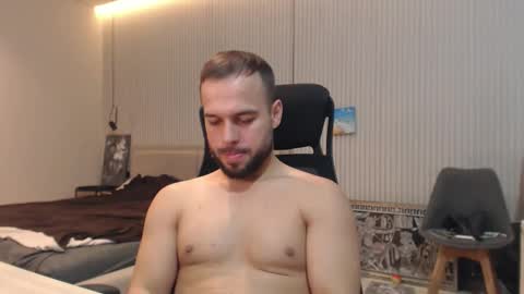 Snapshot of sandro_best chatting on 11.02.25 DeAlex online show from 11.02.25