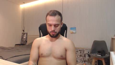 Snapshot of sandro_best chatting on 11.08.25 DeAlex online show from 11.08.25