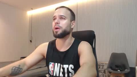 Snapshot of sandro_best chatting on 11.12.25 DeAlex online show from 11.12.25