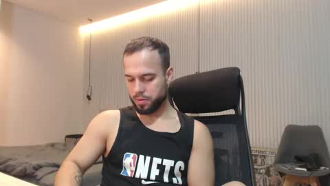 Snapshot of sandro_best chatting on 11.13.25 DeAlex online show from 11.13.25