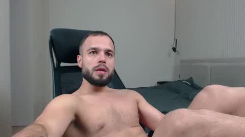 Snapshot of sandro_best chatting on 11.25.25 DeAlex online show from 11.25.25