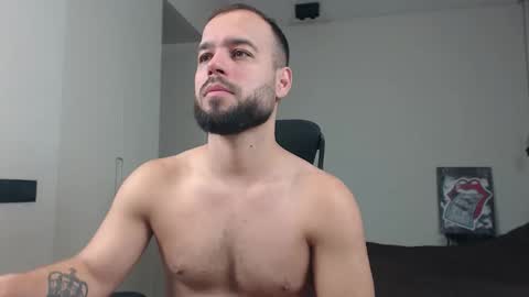 Snapshot of sandro_best chatting on 11.29.25 DeAlex online show from 11.29.25