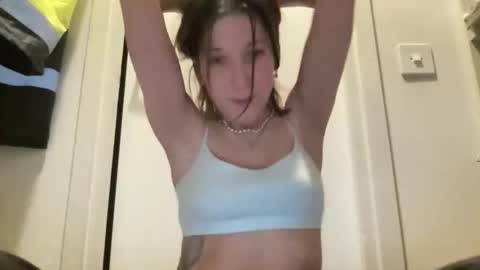 Sandy online show from 11.23.25