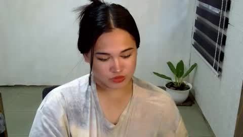 Snapshot of sangre_danaya chatting on 10.18.25 DANAYA online show from 10.18.25