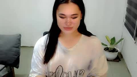 Snapshot of sangre_danaya chatting on 10.28.25 DANAYA online show from 10.28.25