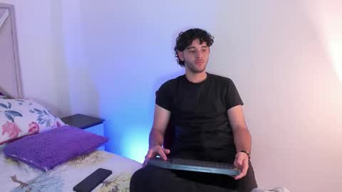 Snapshot of santi700948 chatting on 03.29.26 santi700948 online show from 03.29.26