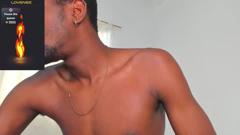 Santibrown online show from 02.04.25