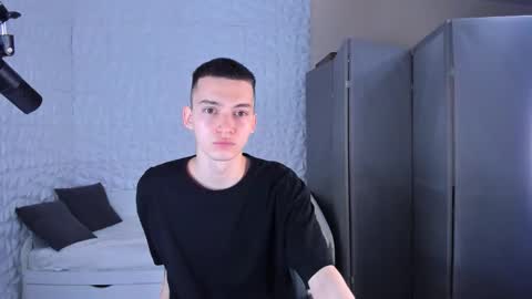 santiago__perez online show from 11.18.25