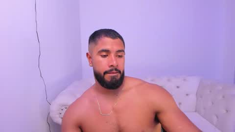santiago_huntt online show from 01.15.25