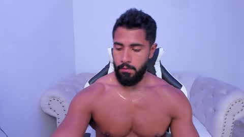 santiago_huntt online show from 11.08.25