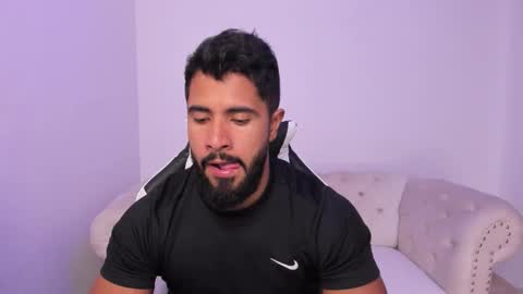 santiago_huntt online show from 02.09.26