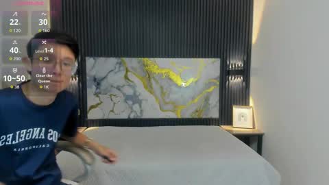 santiago_russo18 online show from 10.08.25