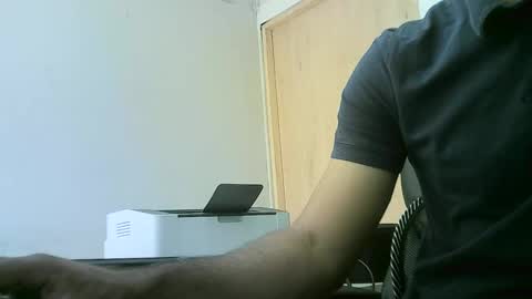 Snapshot of santiagooficial18 chatting on 01.10.25 Santiago online show from 01.10.25