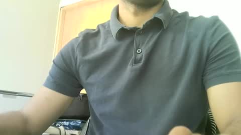 Snapshot of santiagooficial18 chatting on 02.21.25 Santiago online show from 02.21.25