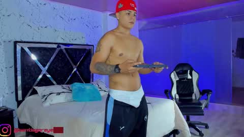 Santi Reyes online show from 02.10.26