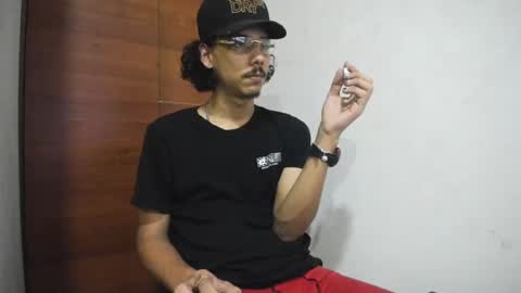 Snapshot of santiagoxxxtreme_ chatting on 12.15.24 Santiago online show from 12.15.24