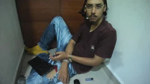 Snapshot of santiagoxxxtreme_ chatting on 12.23.24 Santiago online show from 12.23.24