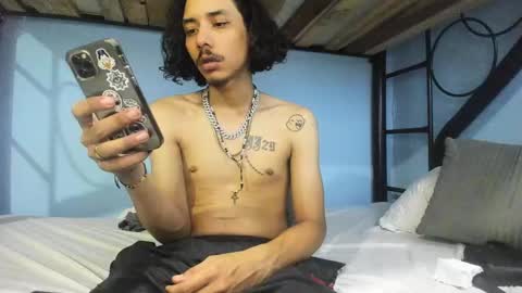 Snapshot of santiagoxxxtreme_ chatting on 01.20.25 Santiago online show from 01.20.25