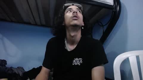 Snapshot of santiagoxxxtreme_ chatting on 02.02.25 Santiago online show from 02.02.25